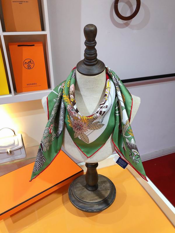 Hermes silk scarf 90X90cm E30 (24)